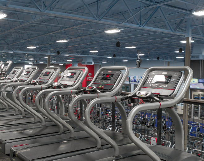 high bay light fixtures in a gym